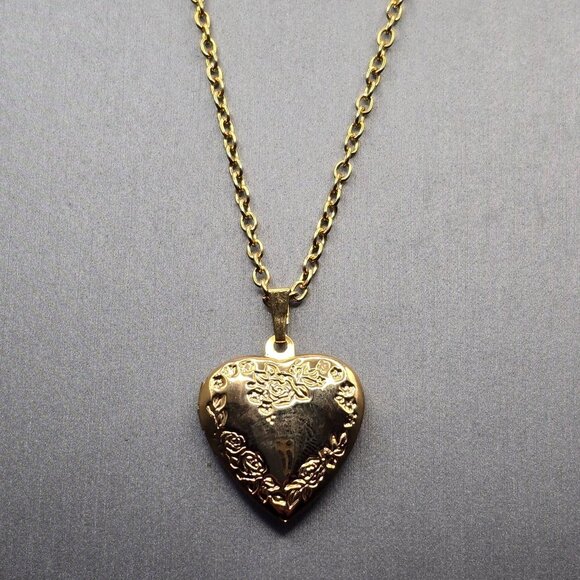 Unbranded Jewelry - VTG Victorian Revival Gold Tone Heart Locket Necklace 20" Floral Detail